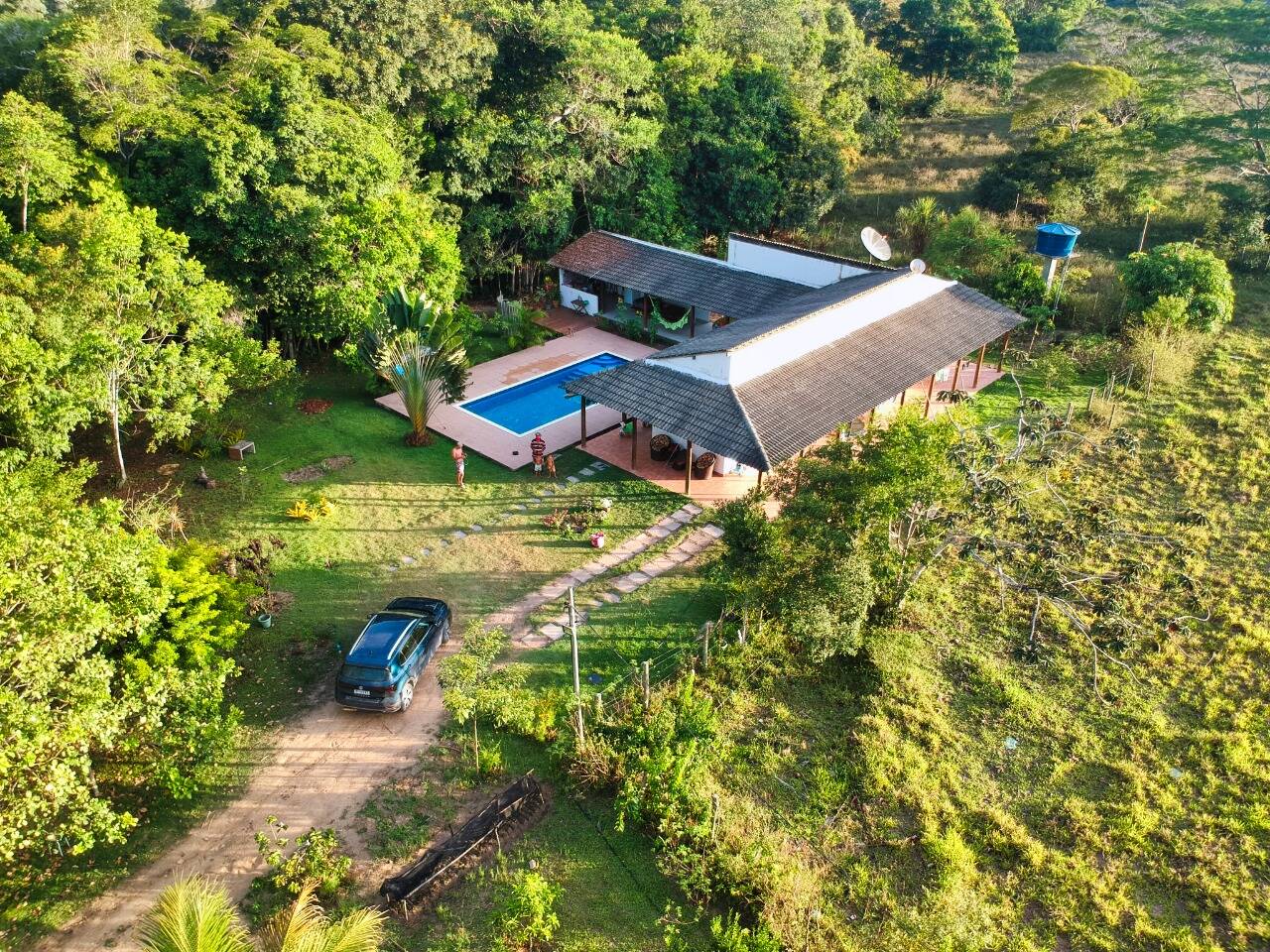 Fazenda à venda com 3 quartos, 322m² - Foto 1