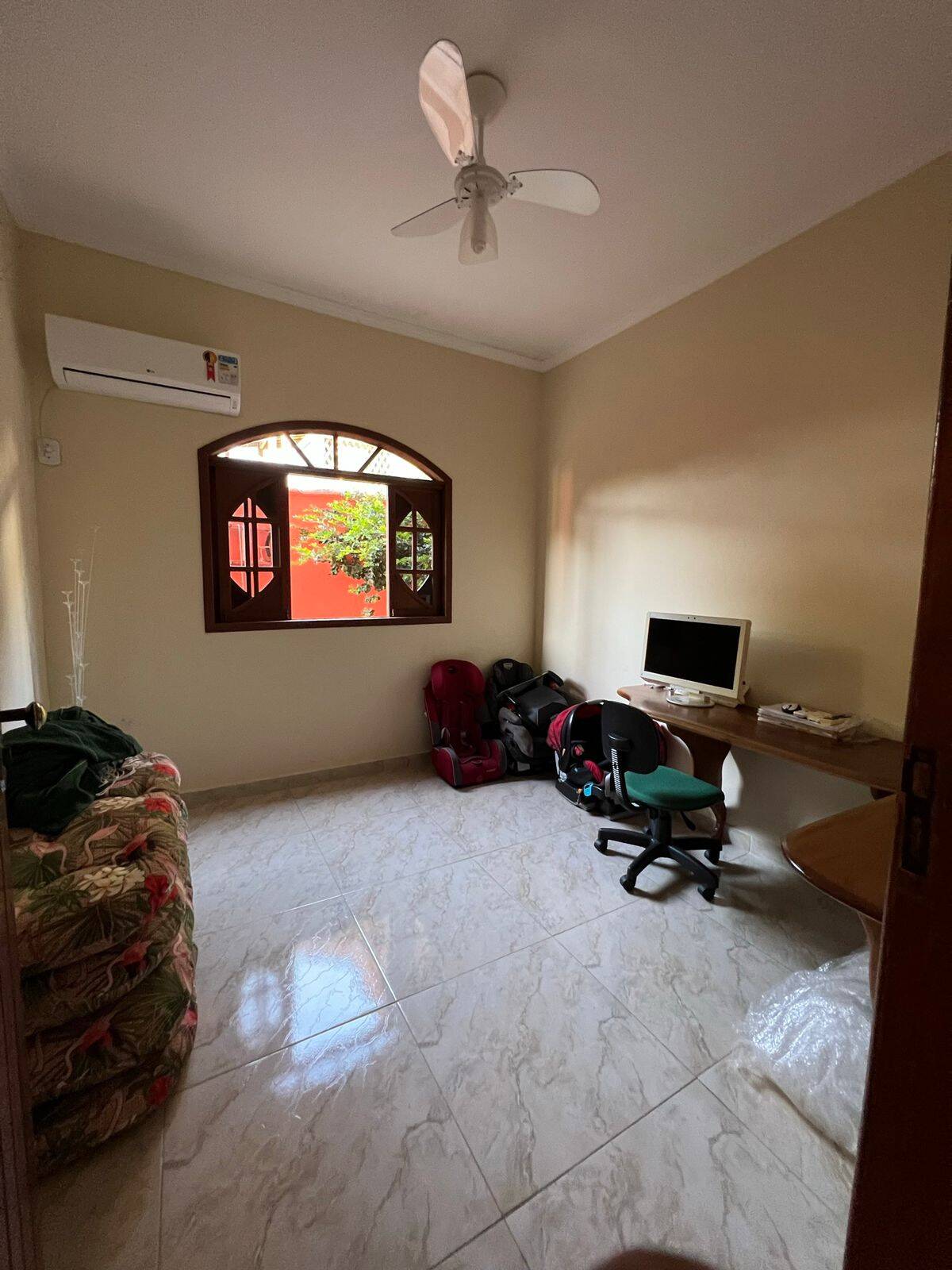 Casa à venda com 5 quartos, 300m² - Foto 14