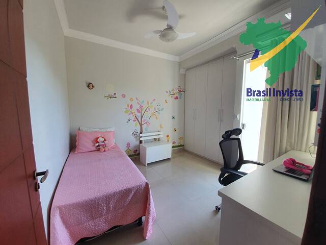 Casa à venda com 4 quartos, 200m² - Foto 2