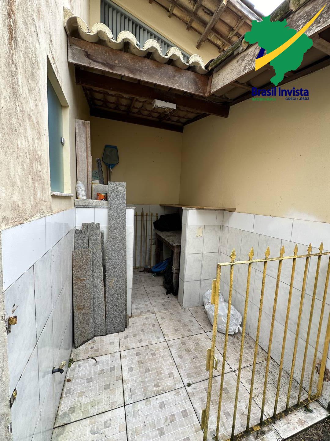 Casa à venda com 5 quartos, 120m² - Foto 2